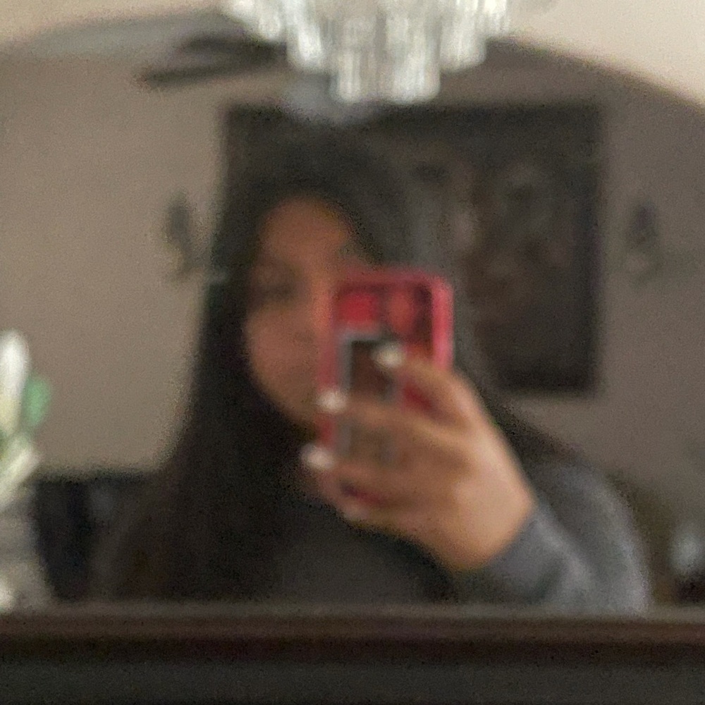 Meet your Posher, Esmeralda
